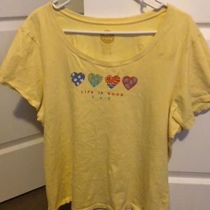 A ‘Life is Good 365’ shirts